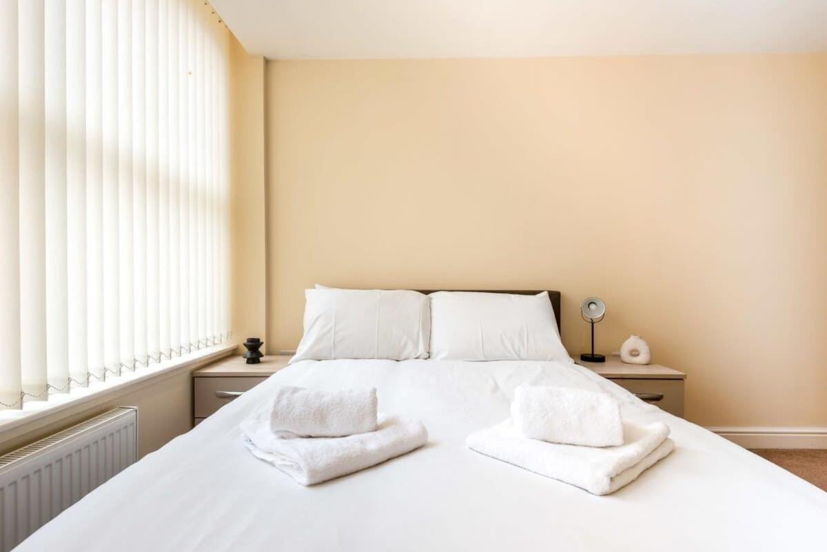 Bright 1 Bedroom Budget Flat In Central Pontefract Eksteriør billede