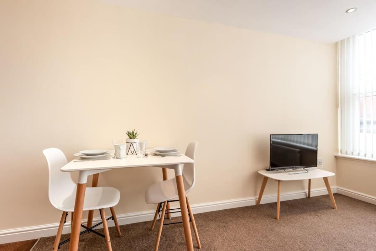 Bright 1 Bedroom Budget Flat In Central Pontefract Eksteriør billede