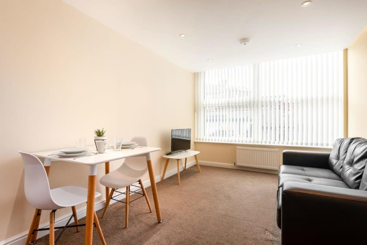 Bright 1 Bedroom Budget Flat In Central Pontefract Eksteriør billede