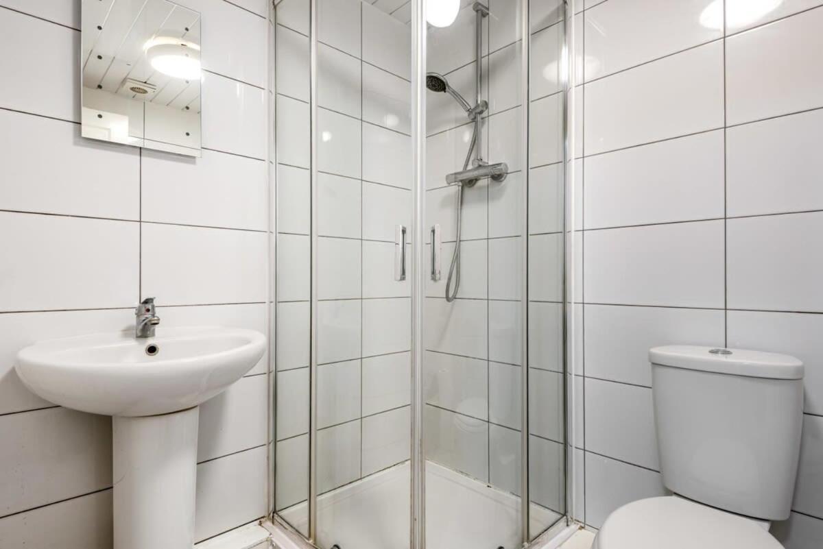 Bright 1 Bedroom Budget Flat In Central Pontefract Eksteriør billede