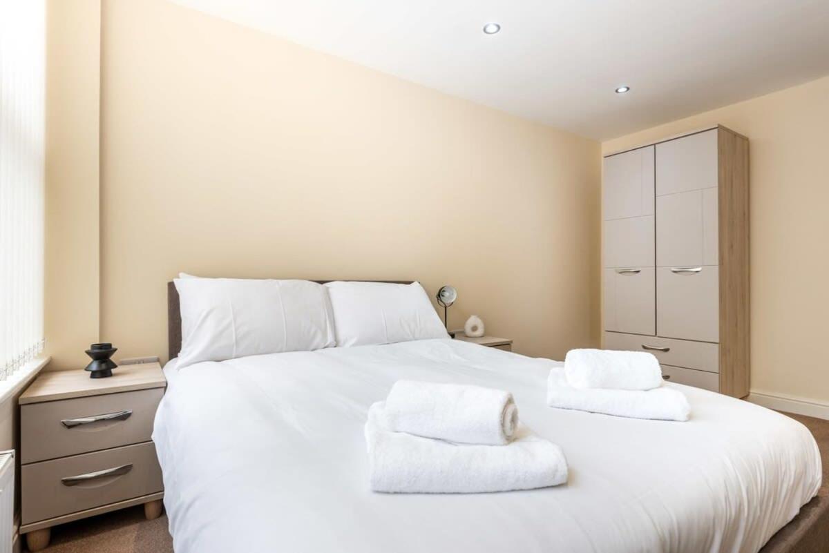 Bright 1 Bedroom Budget Flat In Central Pontefract Eksteriør billede