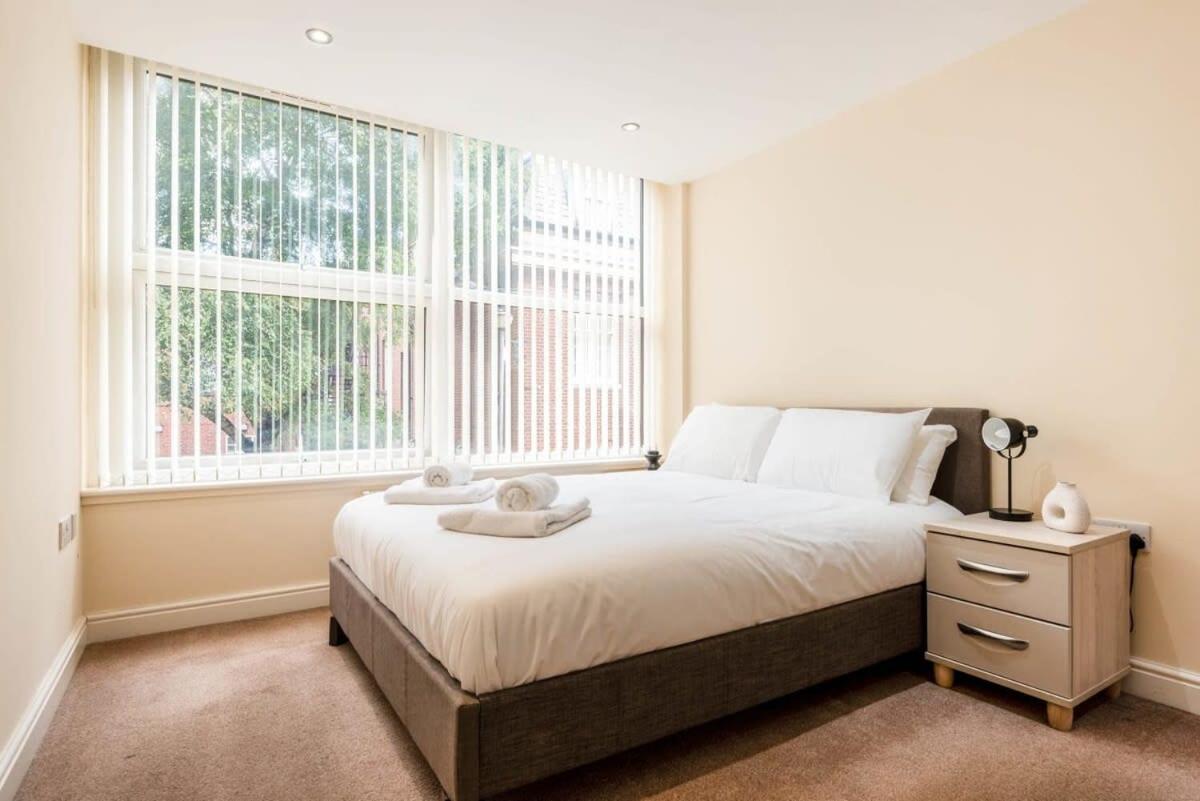 Bright 1 Bedroom Budget Flat In Central Pontefract Eksteriør billede