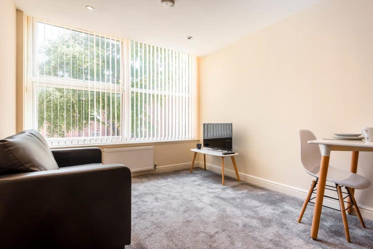 Bright 1 Bedroom Budget Flat In Central Pontefract Eksteriør billede