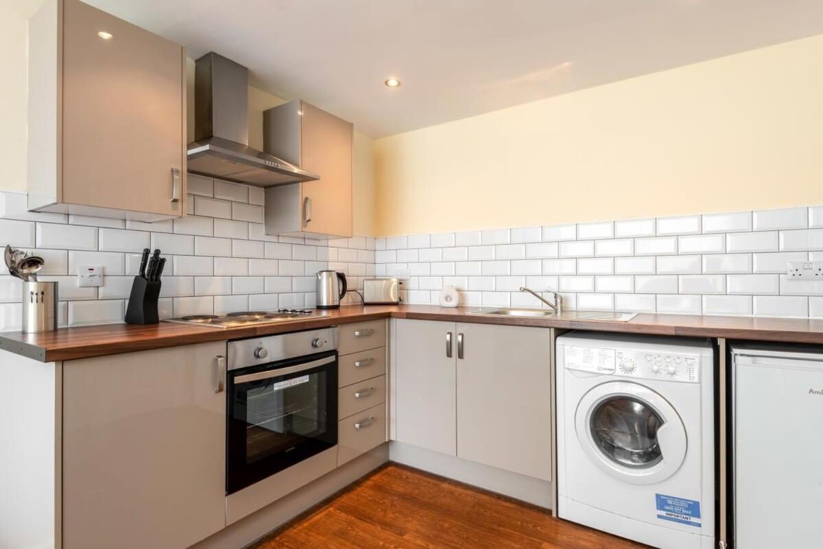 Bright 1 Bedroom Budget Flat In Central Pontefract Eksteriør billede
